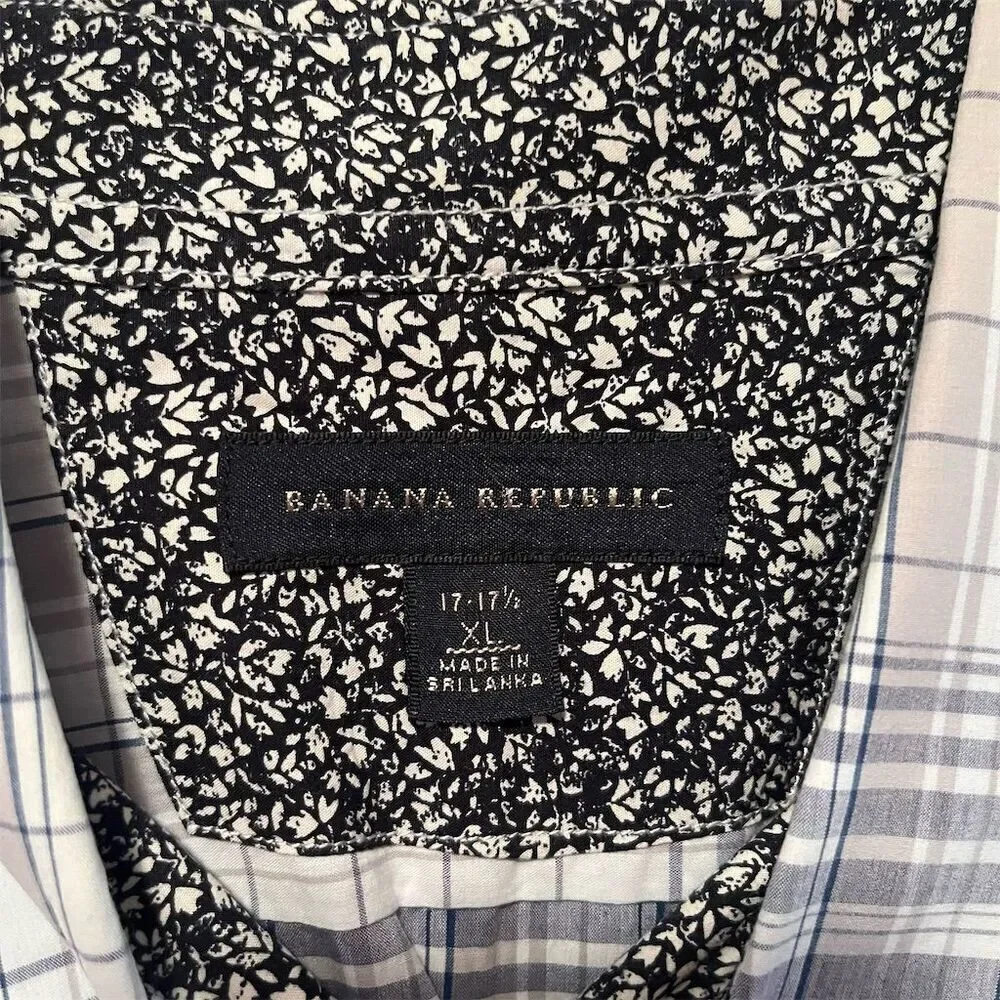 NWOT. Banana Republic Men's XL Black Plaid Long Sleeve Button-Up Shirt.